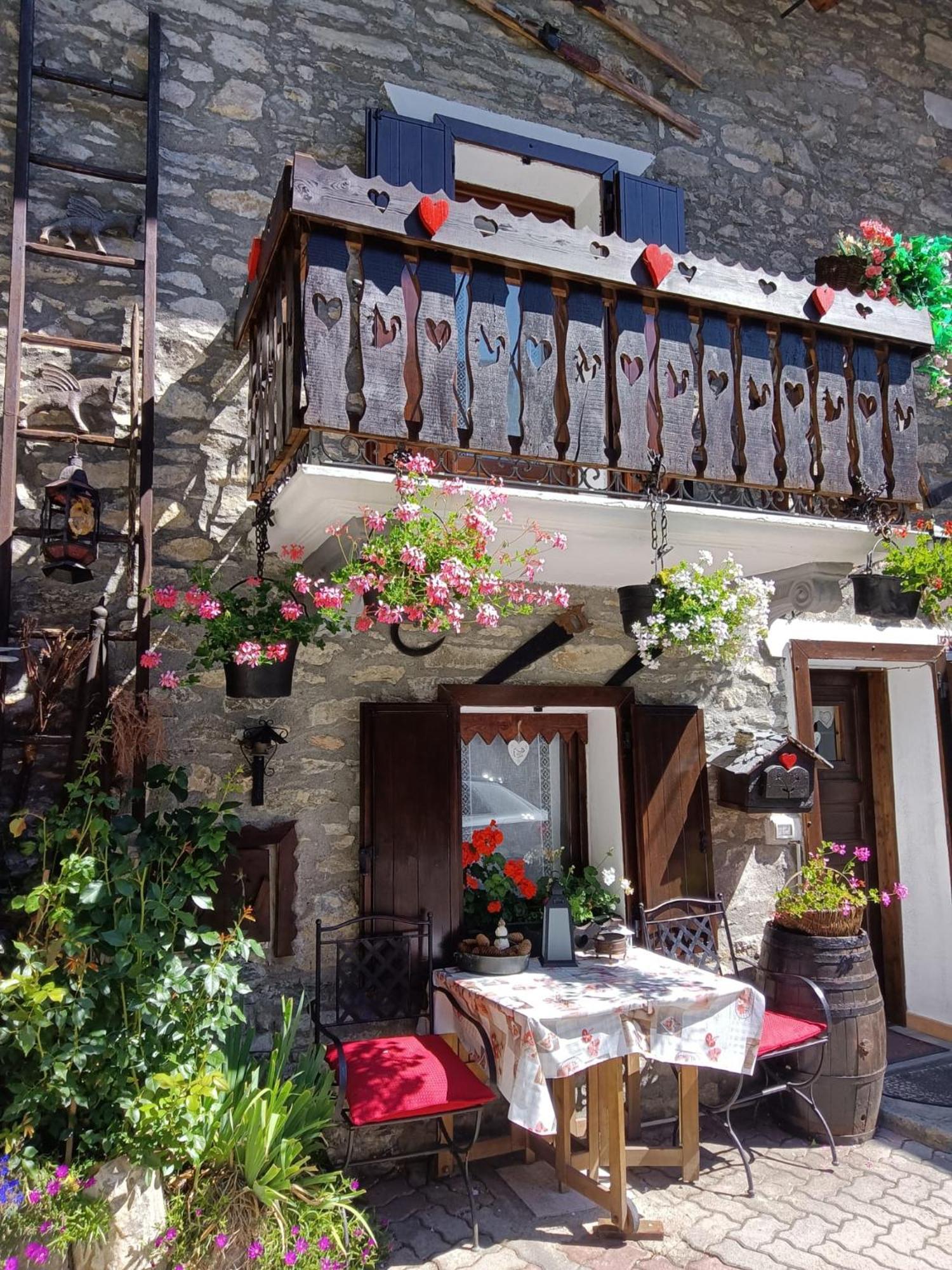 Le Grenier De Olga E Mario Apartment Pré-Saint-Didier Екстериор снимка