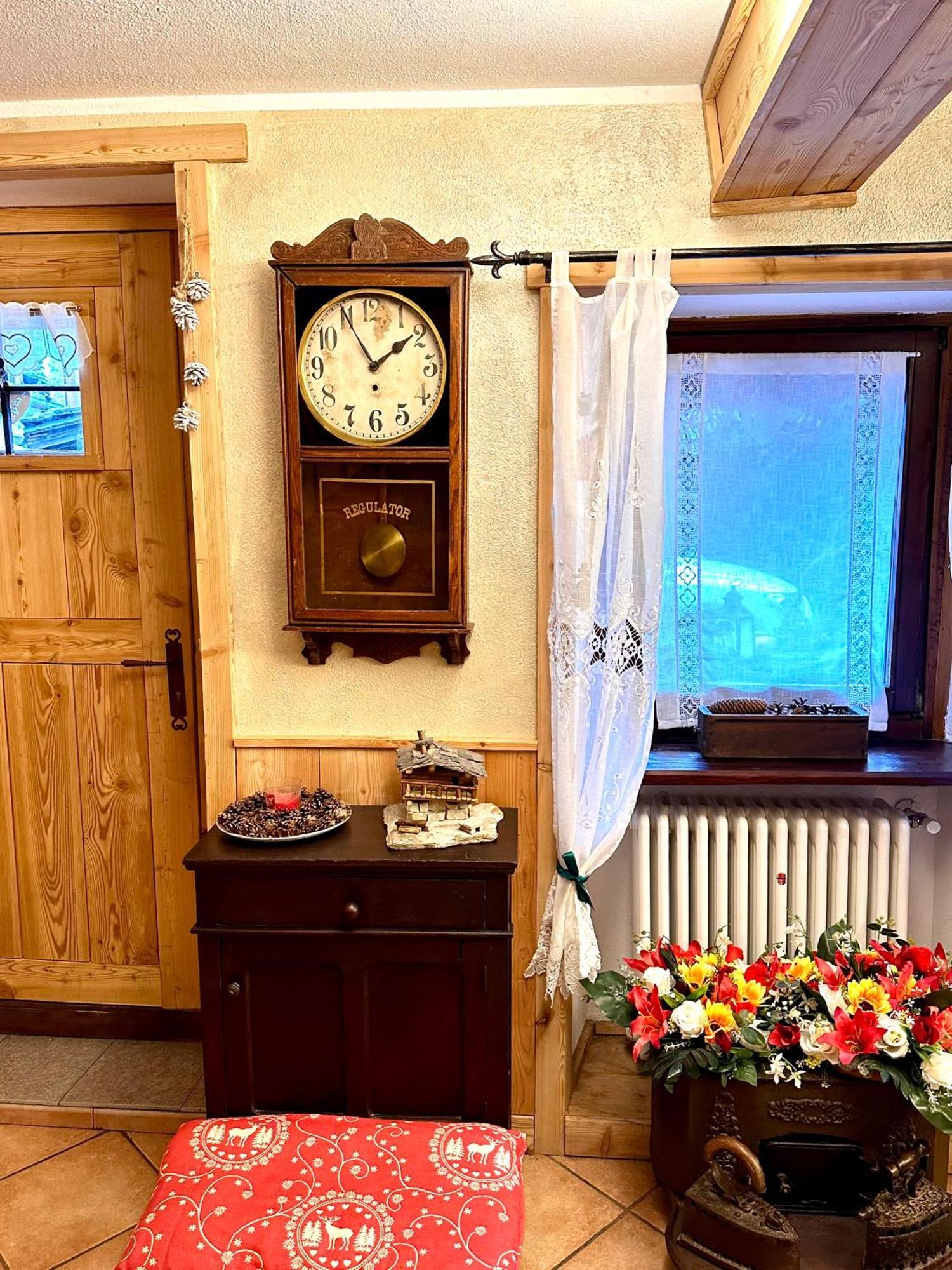Le Grenier De Olga E Mario Apartment Pré-Saint-Didier Екстериор снимка